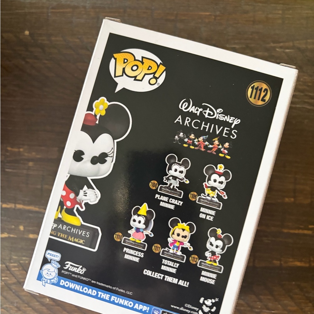 Funko Walt Disney Archives Minnie Mouse Vinyl Figure - Black, White, Red, Yellow - Picture 3 of 3